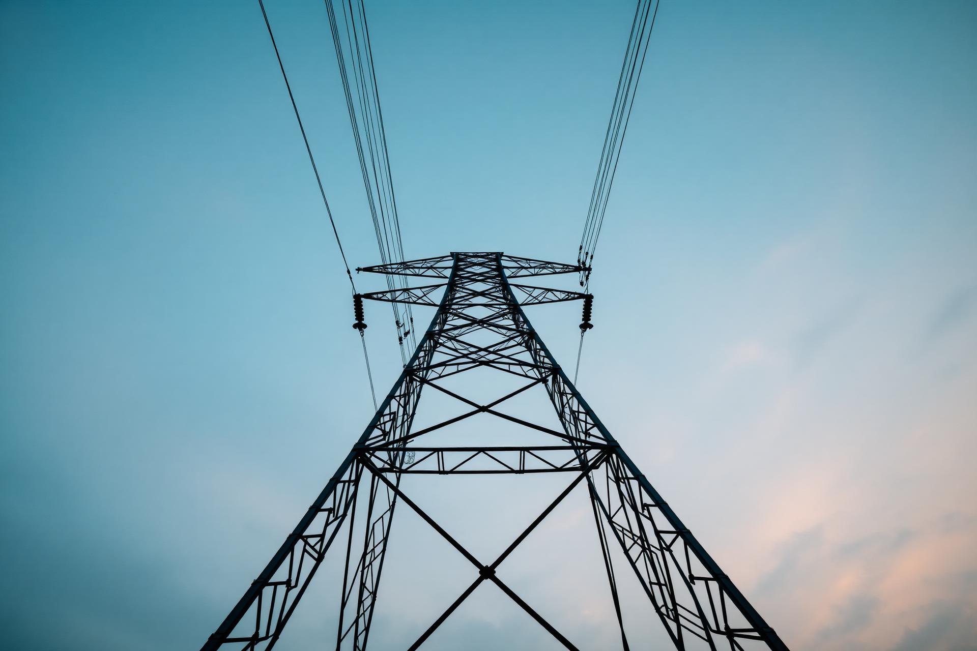 Pylône électrique haute tension